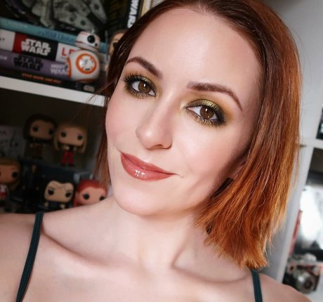 Mollie Damon star du porno sexy img