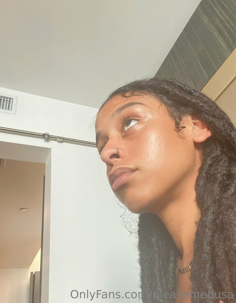 pleasemedusa actrice chaude des photos