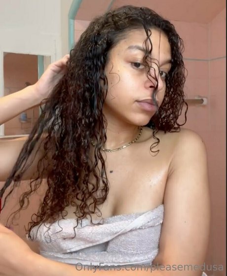 pleasemedusa actrice libre photos