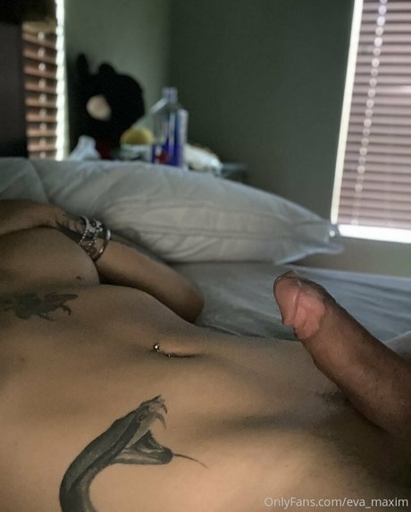 Eva Maxim étoile magnifique photo