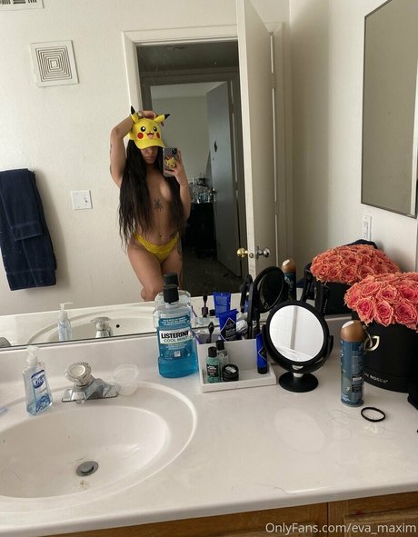 Eva Maxim modèle nu image