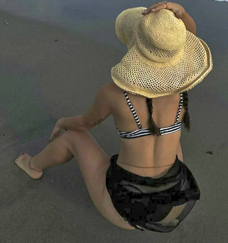 Aleyna Dogan modèle hd photos