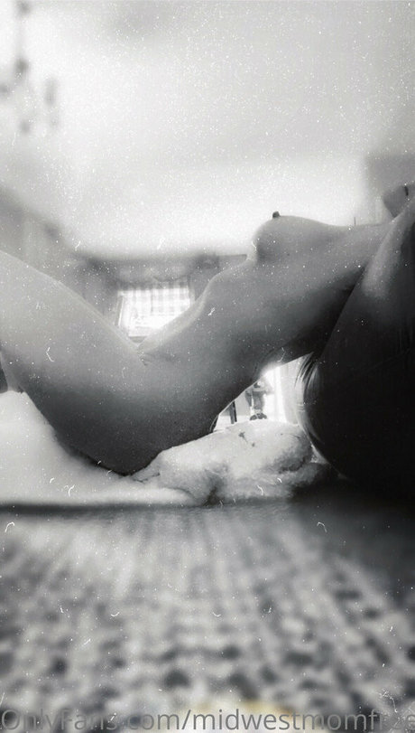 filles célèbres onlyfans assez érotique photos