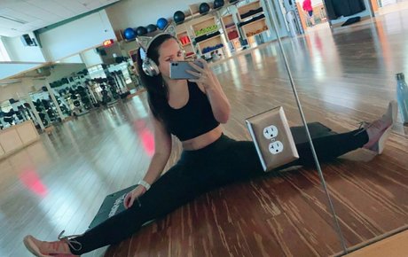 pantalons de yoga onlyfans nus érotiques img