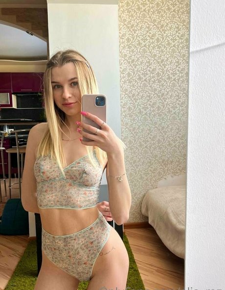 elia roz étoile sexy image