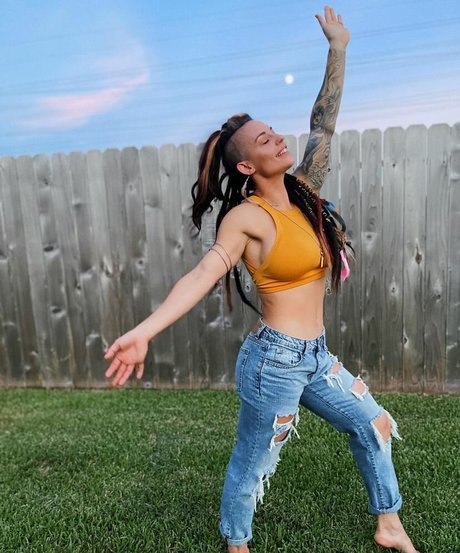 Celeste Bonin nus de stars du porno photo