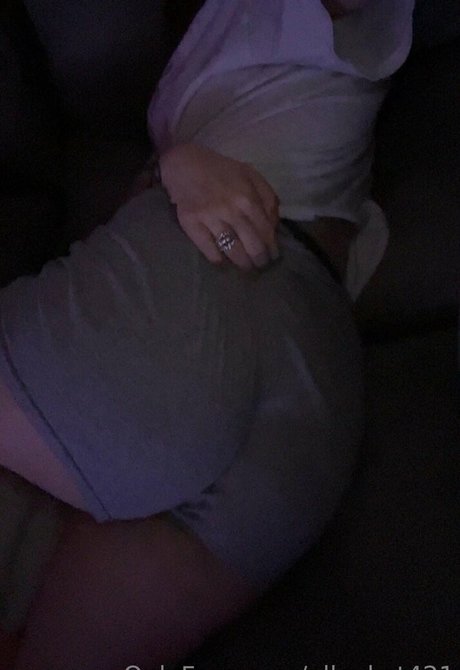 lleykt421 star du porno nue image