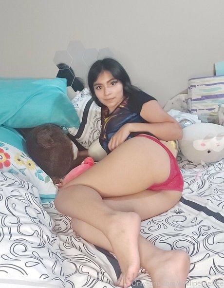 emilipetitefree modèle xxx collection