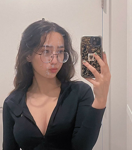 Sabrina Pezeshkian star pornographique archive