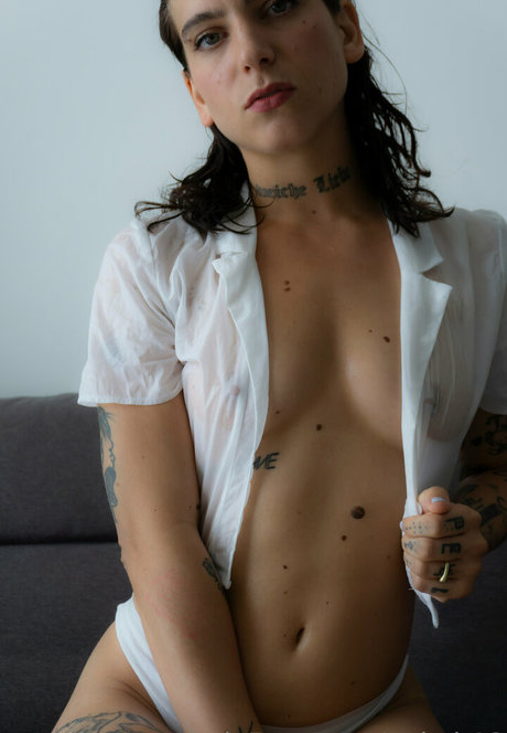 gaia b12 actrice porno galerie