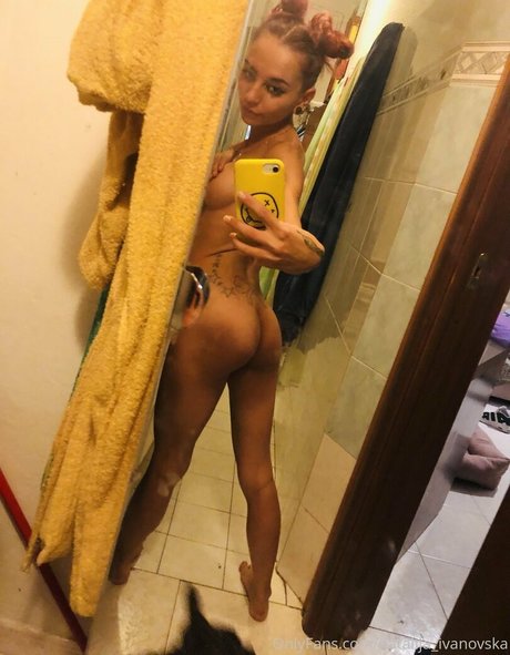 sick mind actrice de nus photo