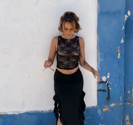 Wavyute belle actrice galeries