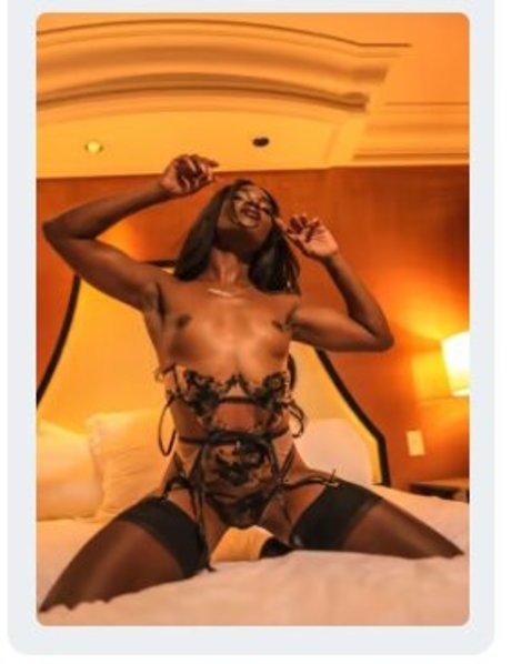 dominatrice transexuelle onlyfans sexy sympa photos