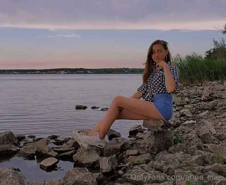 anna ellie belle actrice galeries