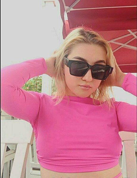 anna ellie modèle exclusif photos