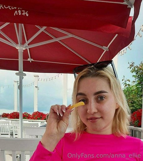 anna ellie star du porno chaud img