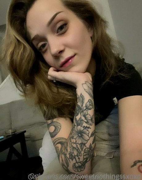 gros seins branlette espagnole onlyfans érotique chaud images