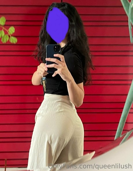 queenlilush modèle magnifique image