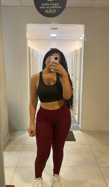 cfMoreninha étoile nue galeries