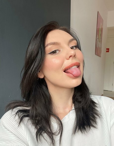 evasodaa star pornographique photos