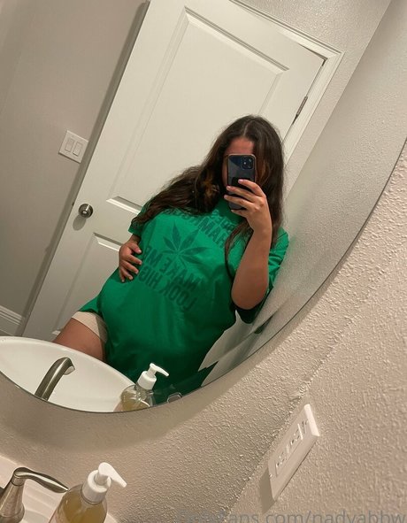 nadyabbw beau modèle galerie