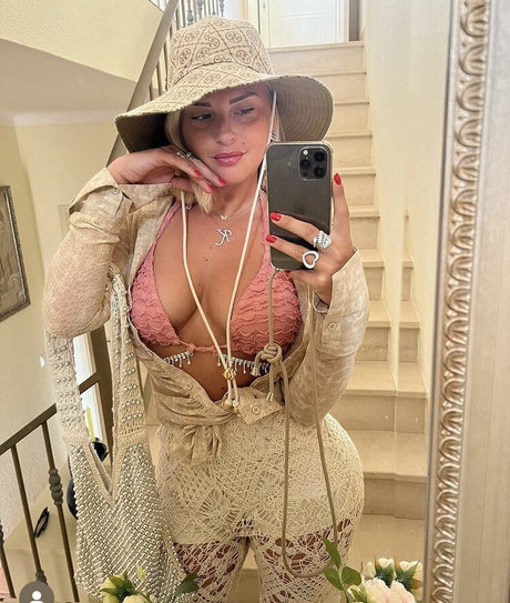 Kelly Vedovelli jolie actrice images