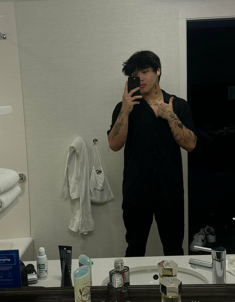 pom-pom girl nue onlyfans pornographique hd photo