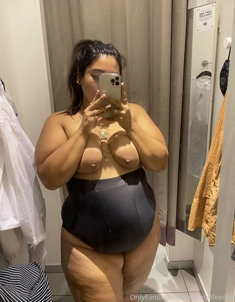 feederandfeedee modèle magnifique des photos