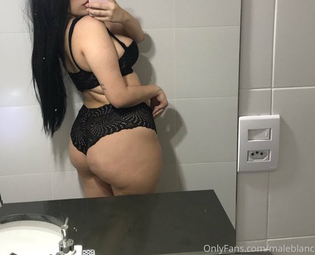 chatte milf uniquementfans art parfait img