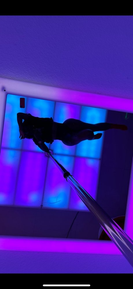 visage blond uniquementfans art érotique galerie