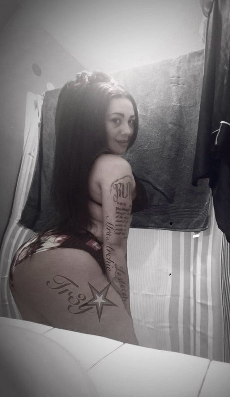 Mulatto Creation star du porno en haute qualité img