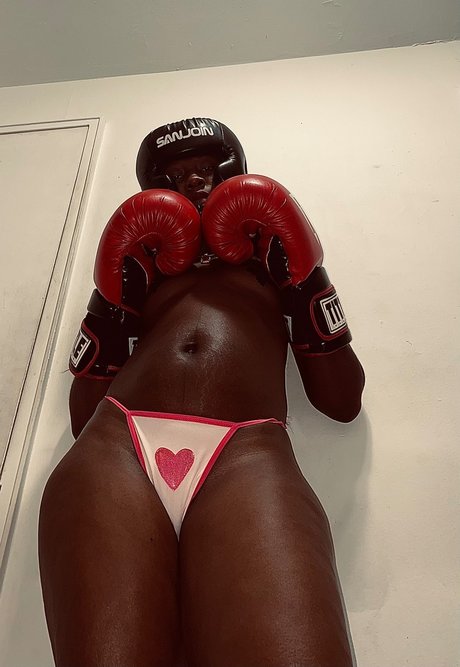 Ebony Boxing_ modèle galeries