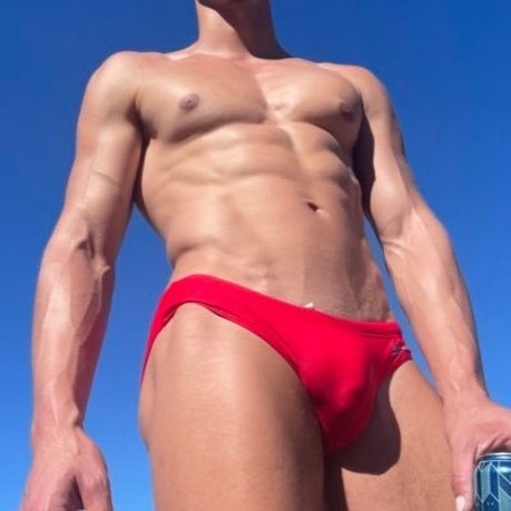 éjacule sur la langue onlyfans jolie adulte des photos