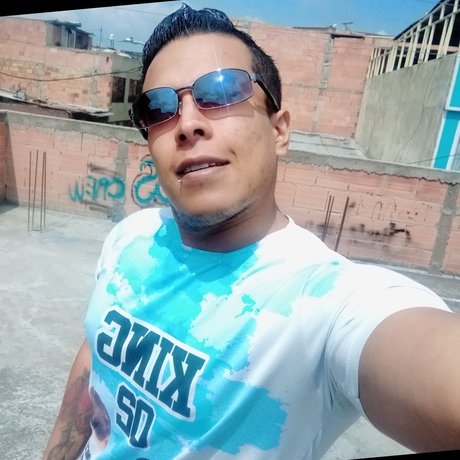 ESNEIDER ARANGO star du porno nue galerie