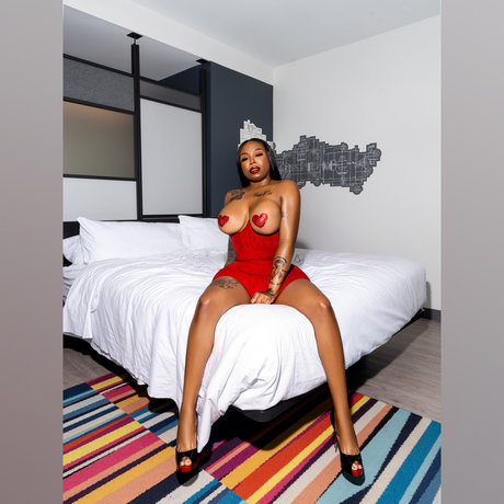 Skyla Banks xxx star du porno des photos