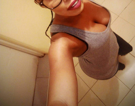 FetishFreaksAfrica étoile érotique photos