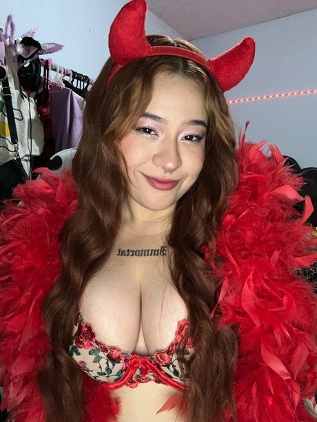 Dolly Love beau modèle archive