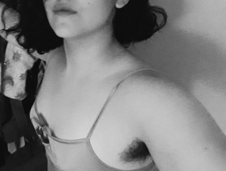 My Body Blossom actrice libre des photos