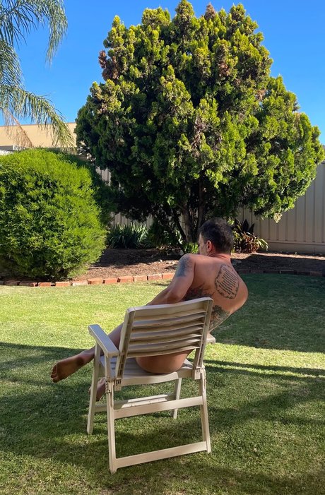 Naked Russ modèle gratuit image