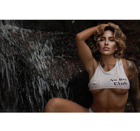 Squirt Queen_ star du porno adulte archive