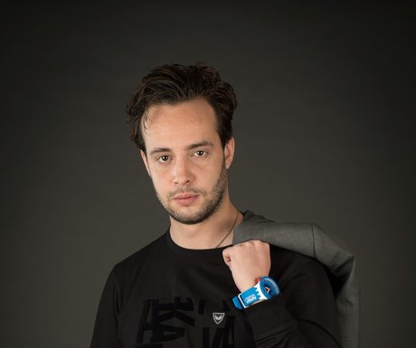 Nabil star du porno nue des photos