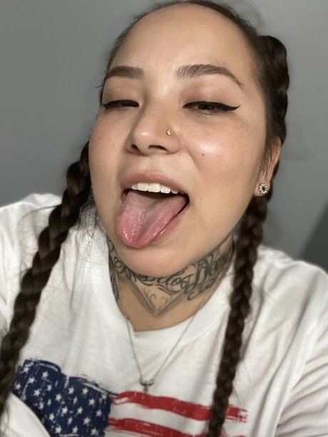 B nasty girl clikk étoile hd images