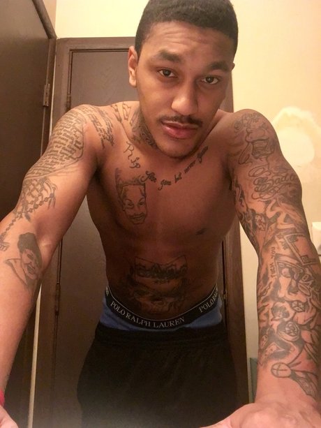 Freaky azz BamBam star du porno xxx des photos