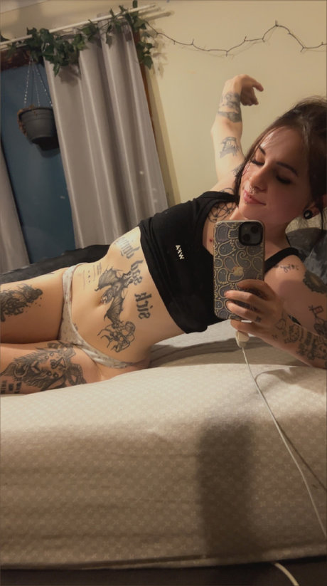 Desolation_ modèles nus galeries