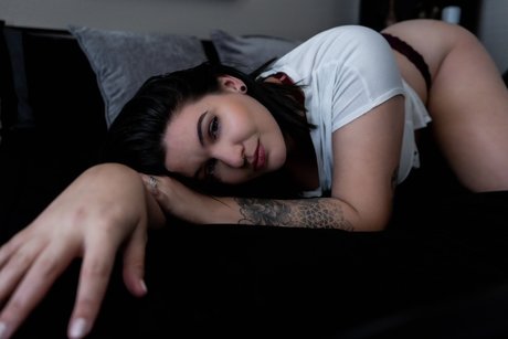 Delia modèle porno galerie