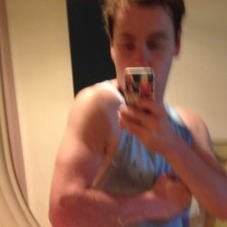 plage seins nus onlyfans haut de gamme images