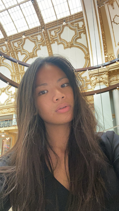 Natasha Zevanya étoile adulte galeries