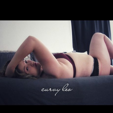 Curvy Leo étoile sexy des photos