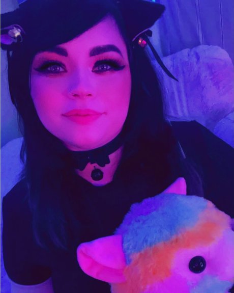 Storme Skye star du porno belle img