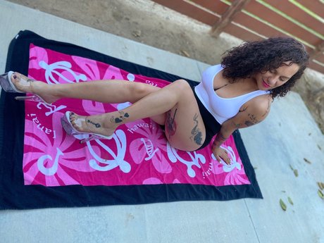 vacances onlyfans joli art archive